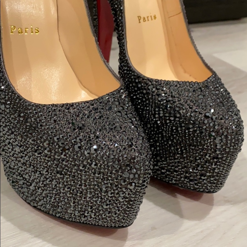 Louboutin Daffodile Crystal Strass Pumps - 38.5 - Picture 7 of 8